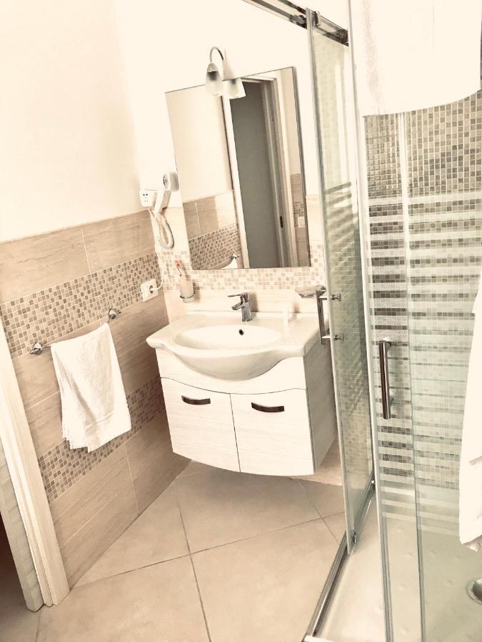 Solofra Serena Rooms מראה חיצוני תמונה