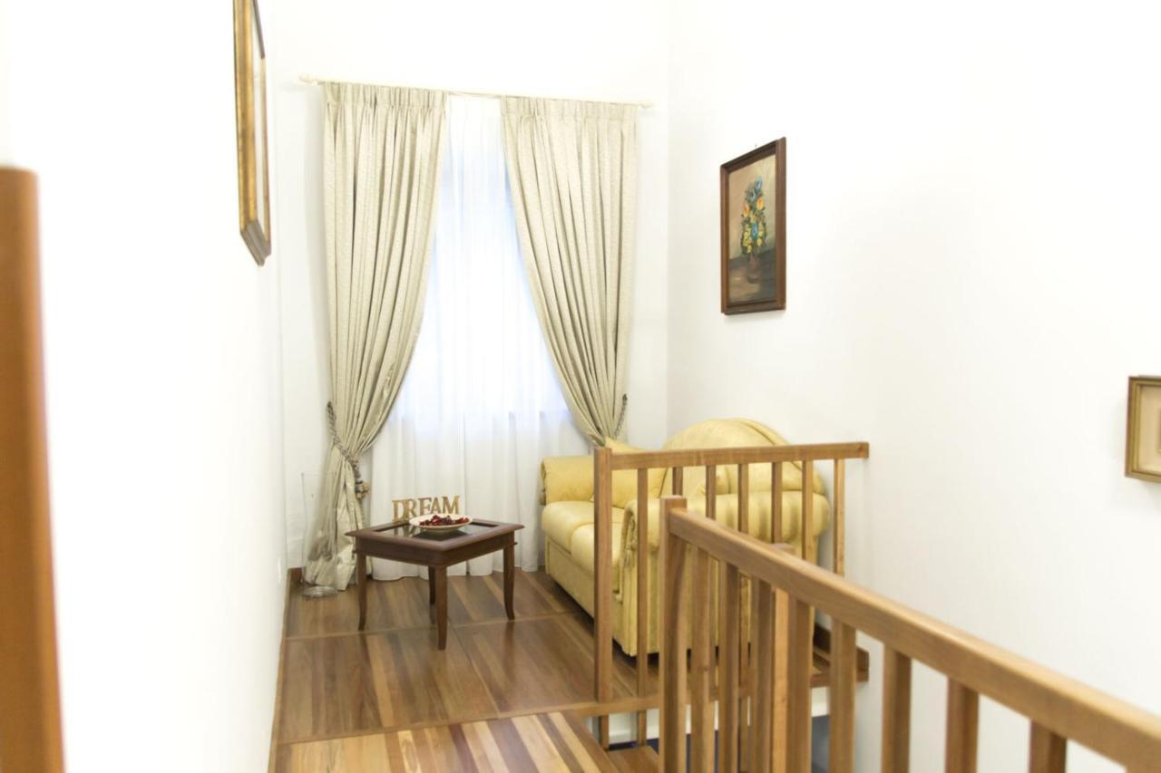 Solofra Serena Rooms מראה חיצוני תמונה